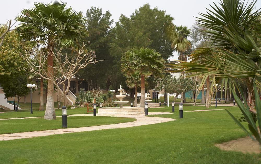 Le Meridien Khobar Bagian luar foto The park