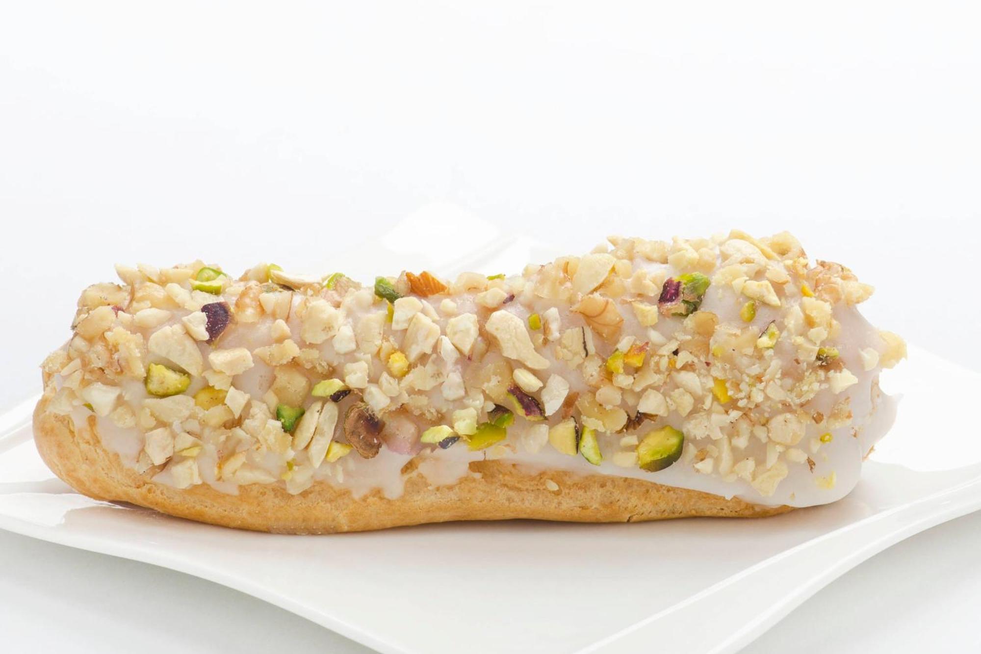 Le Meridien Khobar Bagian luar foto A traditional Italian pastry