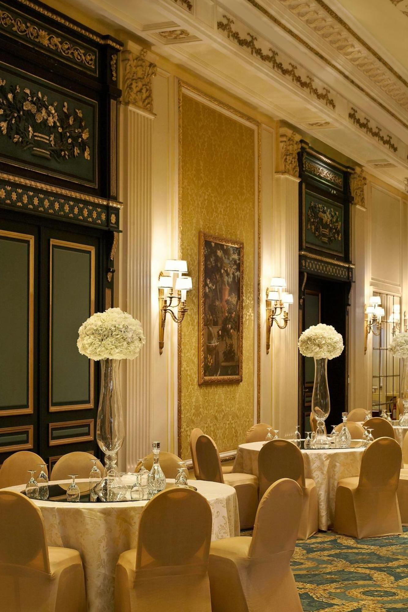 Le Meridien Khobar Bagian luar foto The interior of the restaurant