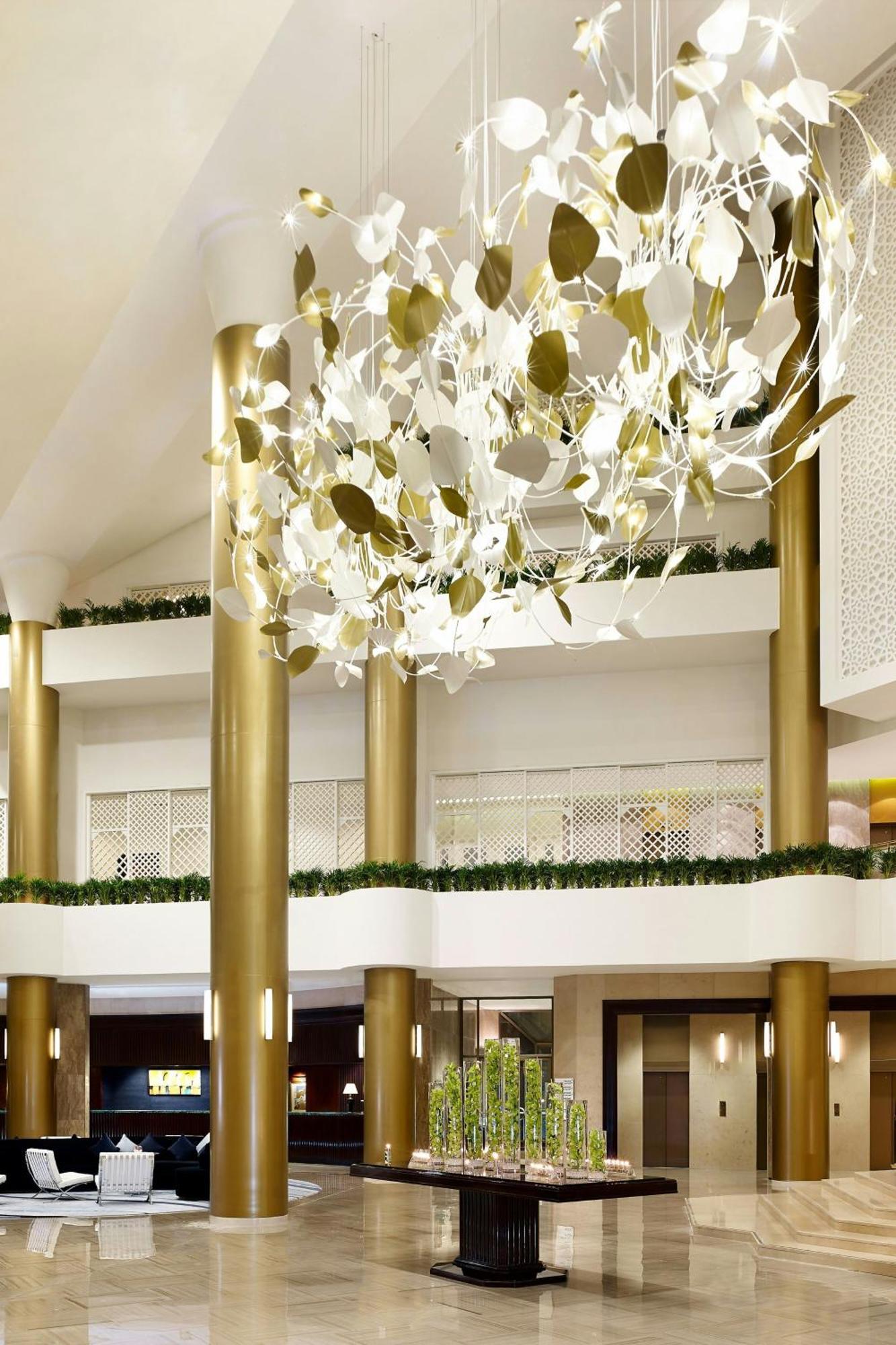 Le Meridien Khobar Bagian luar foto The interior of the hotel