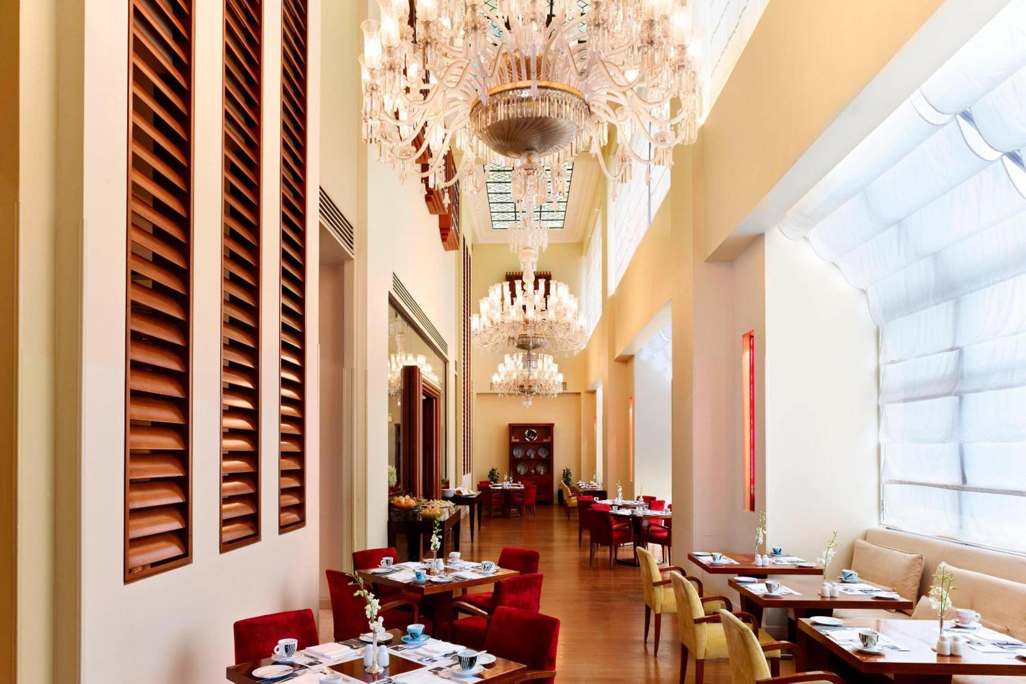 Le Meridien Khobar Bagian luar foto The restaurant