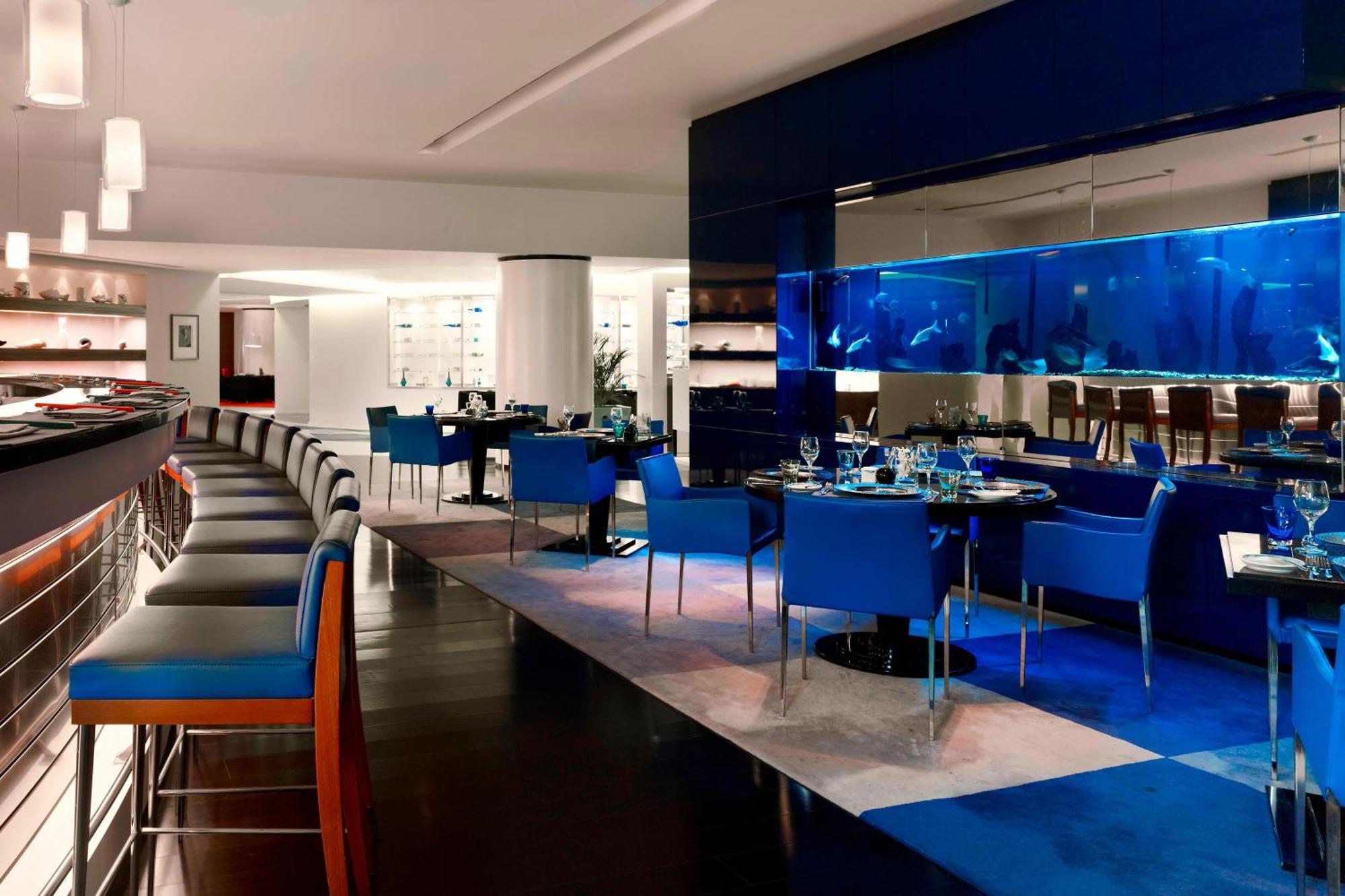 Le Meridien Khobar Bagian luar foto The Blue Water Lounge at London Heathrow Airport